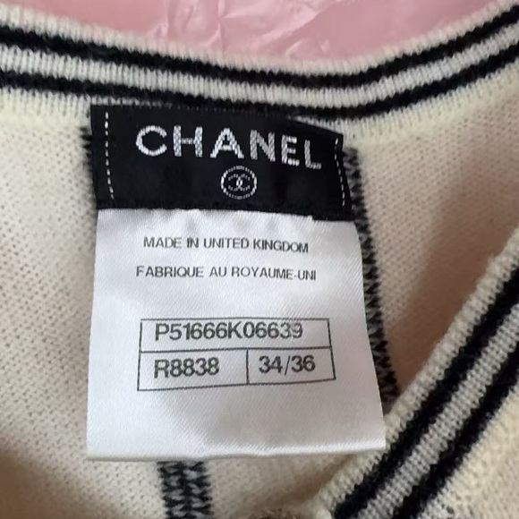 🚩steal authentic Chanel Cream and Black Striped Tank Top - Picture 5 of 5